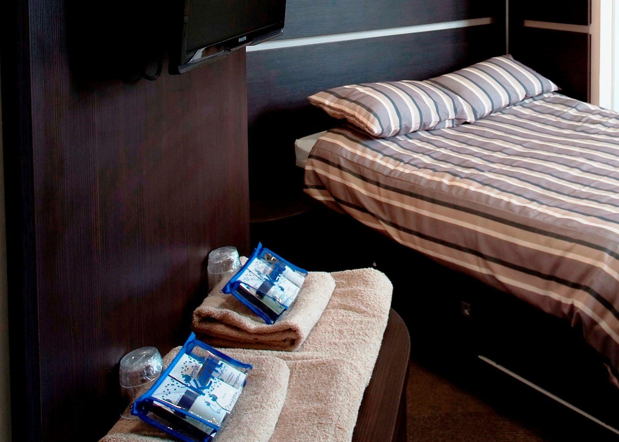 Hotel Turing College Canterbury Esterno foto