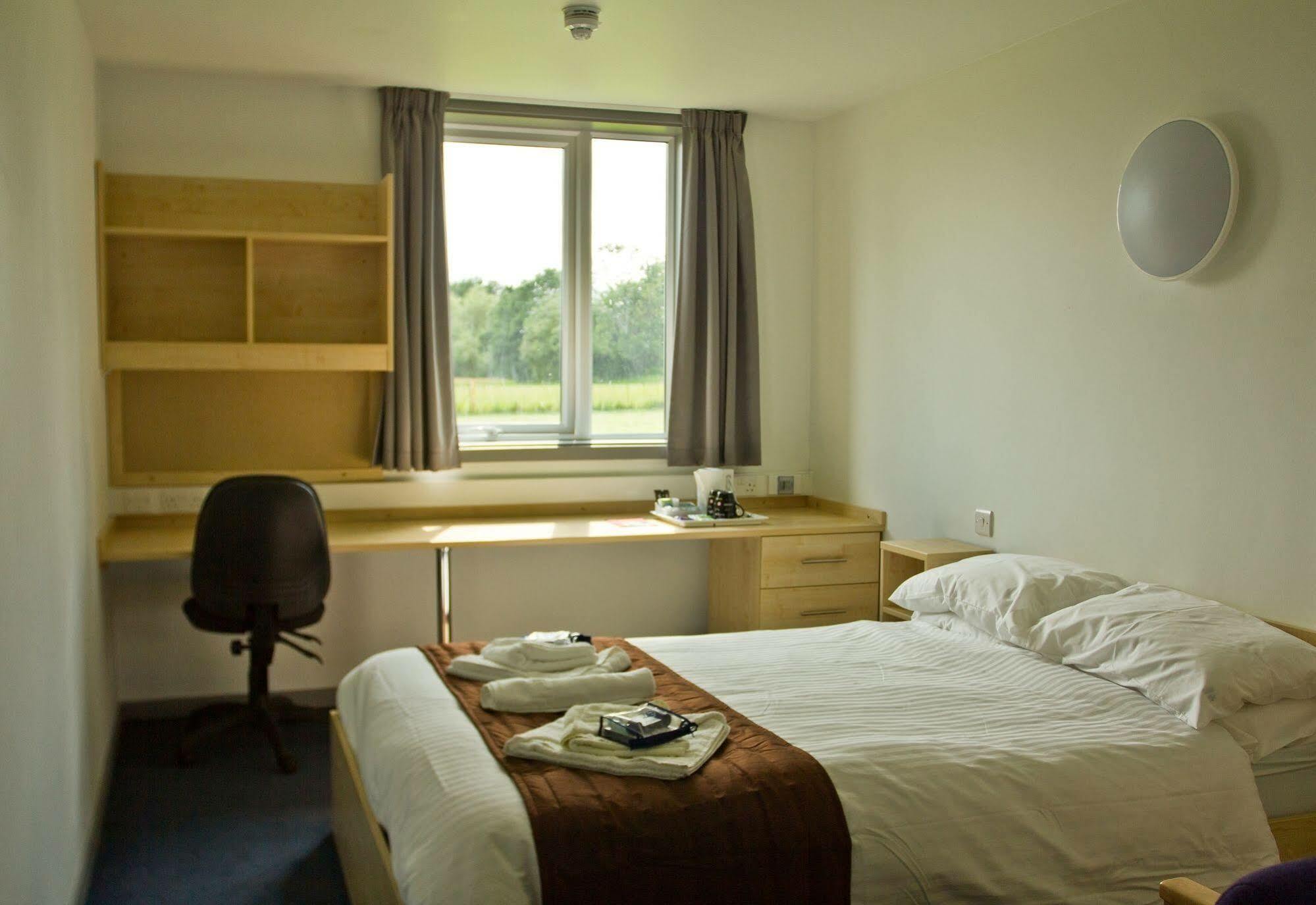 Hotel Turing College Canterbury Esterno foto